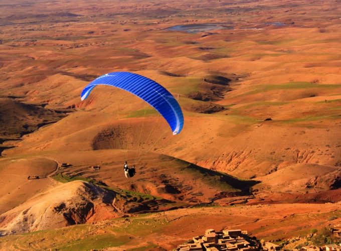 Marrakech (région) : Parapente au dessus du plateau du Kik
